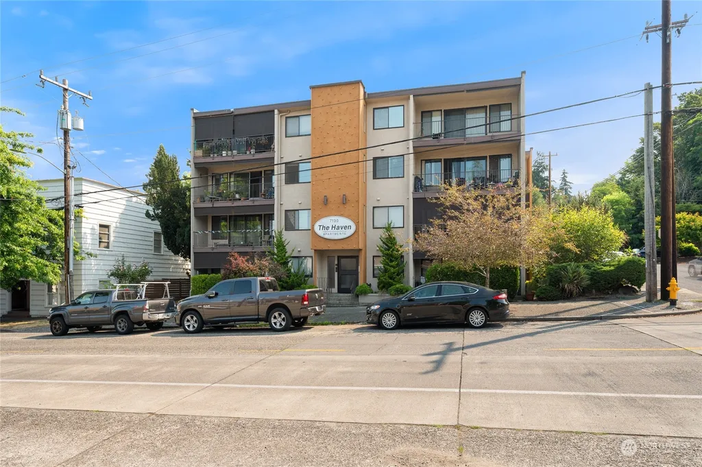 7130 California Avenue SW Seattle, WA 98136